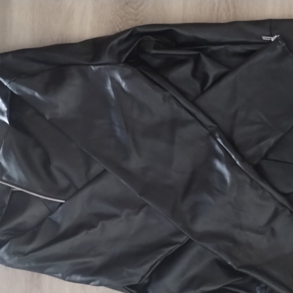 Grease jacket - Picture 10 of 12